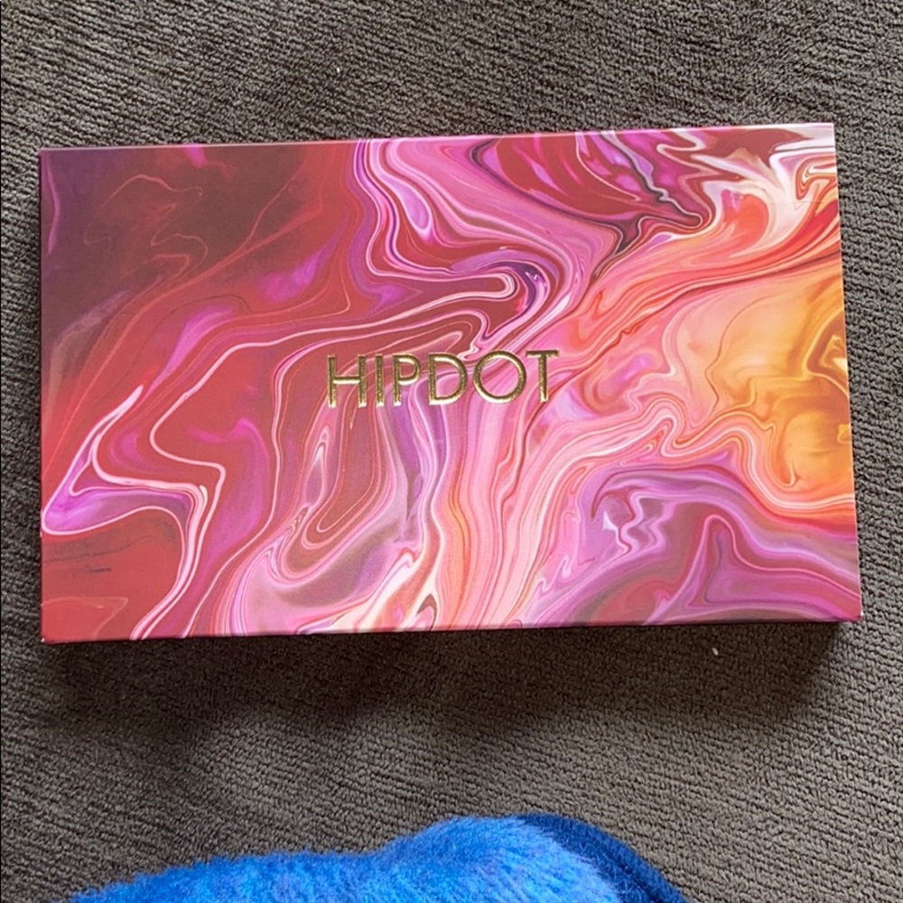 Hipdot eyeshadow palette
